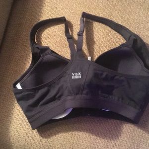 Victoria's Secret Intimates & Sleepwear - NWOT VSX Knockout sports bra Victoria's Secret Intimates & Sleepwear - NWOT VSX Knockout sports bra